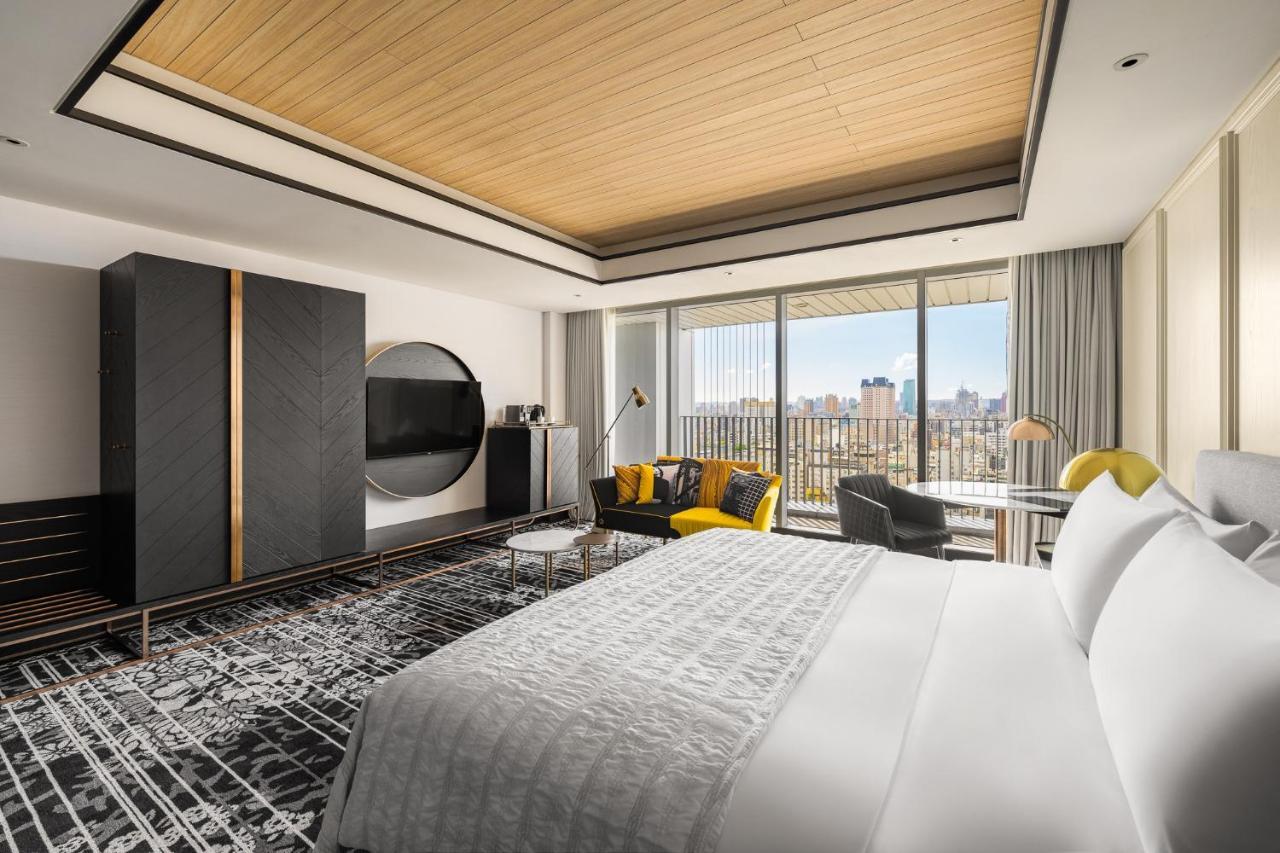 Le Meridien تايتشونغ المظهر الخارجي الصورة A guest room at the Westin Nanjing