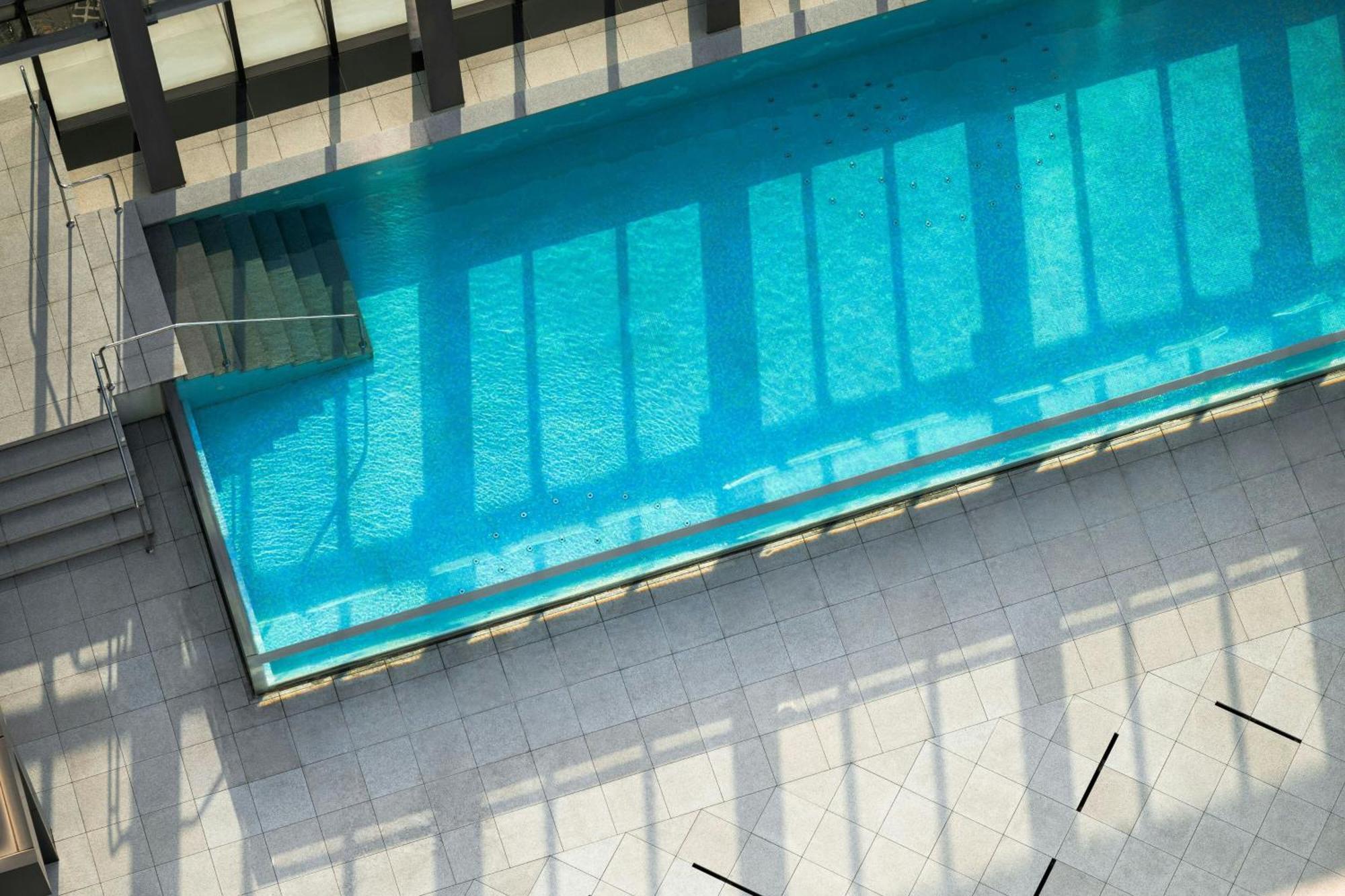 Le Meridien تايتشونغ المظهر الخارجي الصورة The pool at the top of the hotel