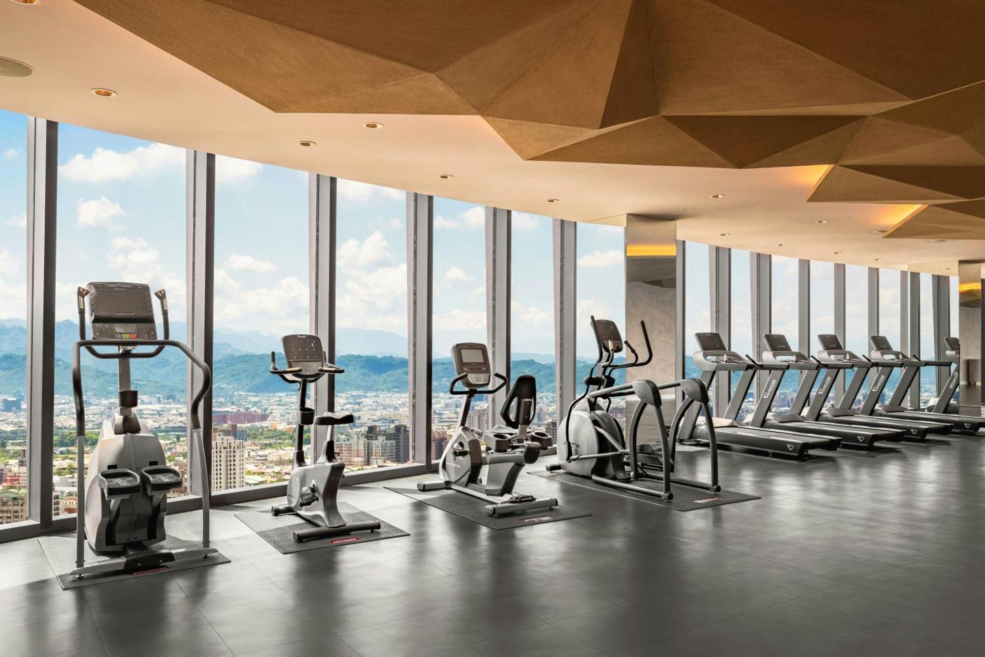 Le Meridien تايتشونغ المظهر الخارجي الصورة The gym at the 39th floor
