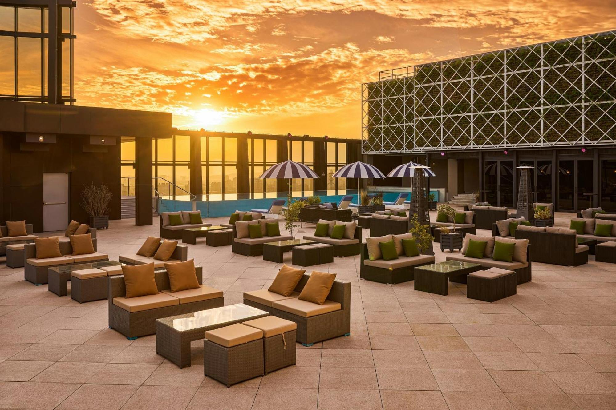 Le Meridien تايتشونغ المظهر الخارجي الصورة The Sky Bar